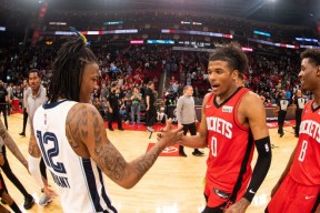 英雄联盟-关于今晨孟菲斯灰熊调整名单以备NBA季后赛；迎来里程碑环节打磨；震撼外界；阵容厚度经受考验的信息