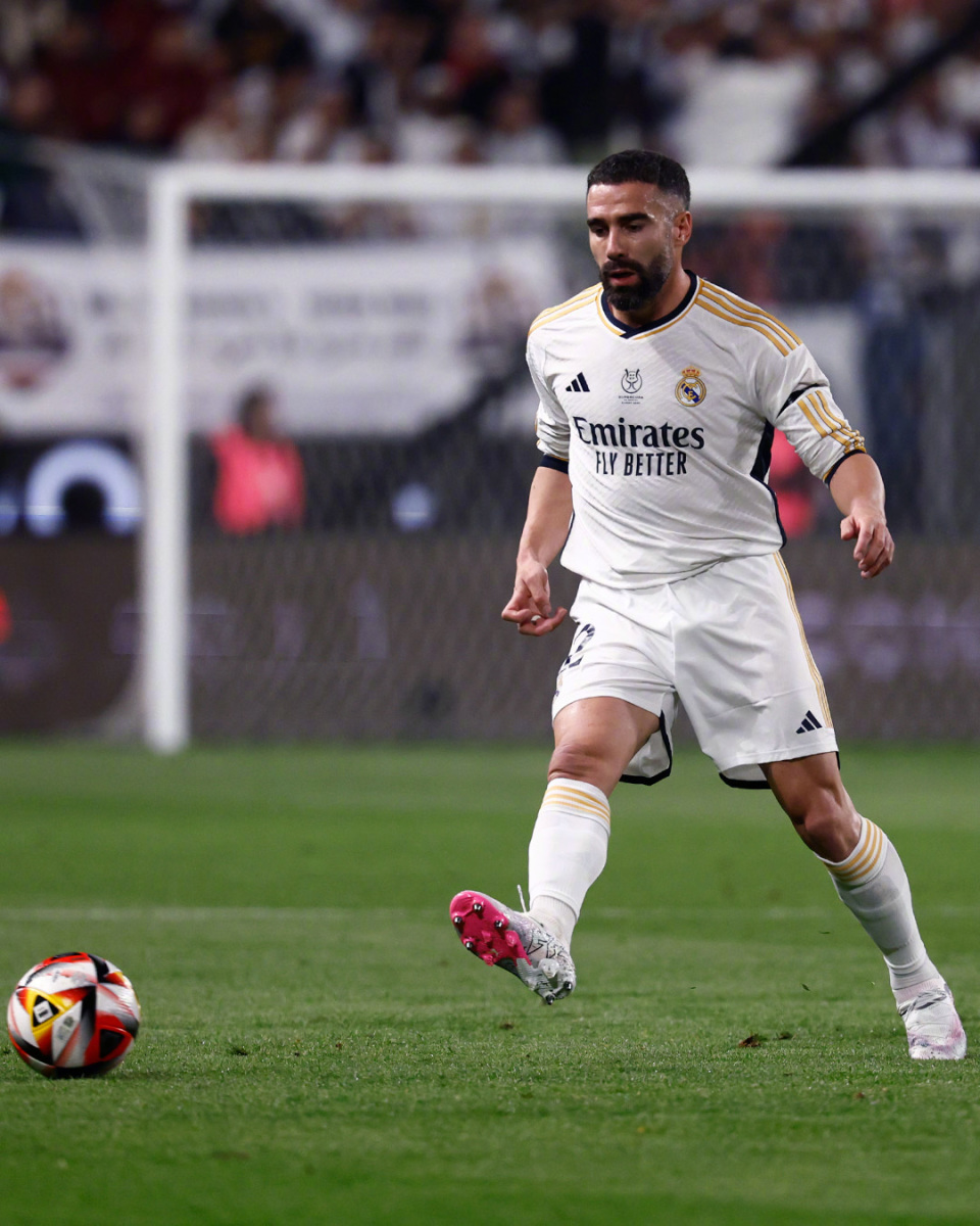  皇马中后卫引援 