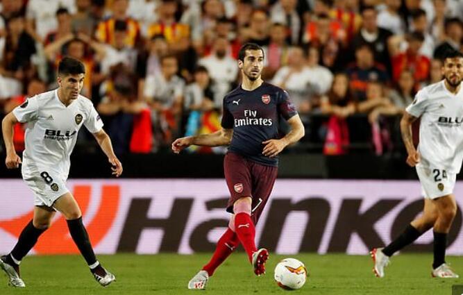 关于窗口期瓦伦西亚调整名单以备欧联，战术微调环节打磨，媒体盛赞，球探报告显示潜力的信息